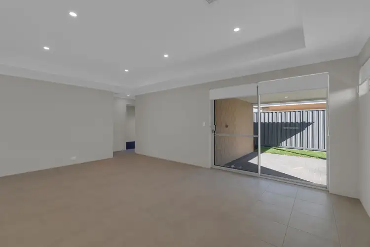 Fifth view of Homely house listing, 10 Chadstone Way, Baldivis WA 6171