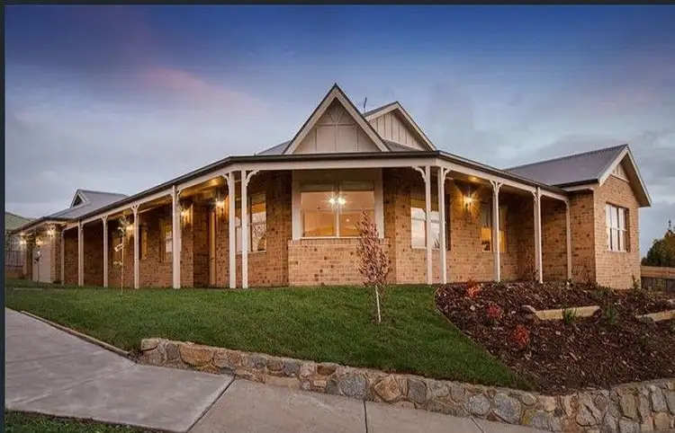 15 Banks Road, Pakenham VIC 3810