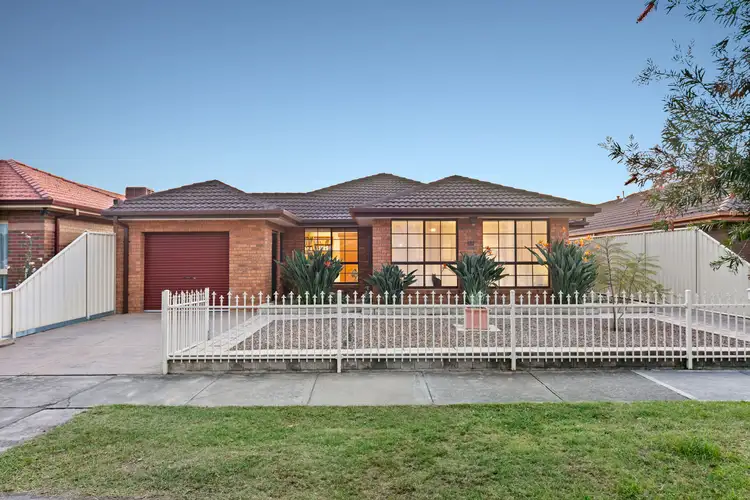 14 Emery Court, Altona VIC 3018