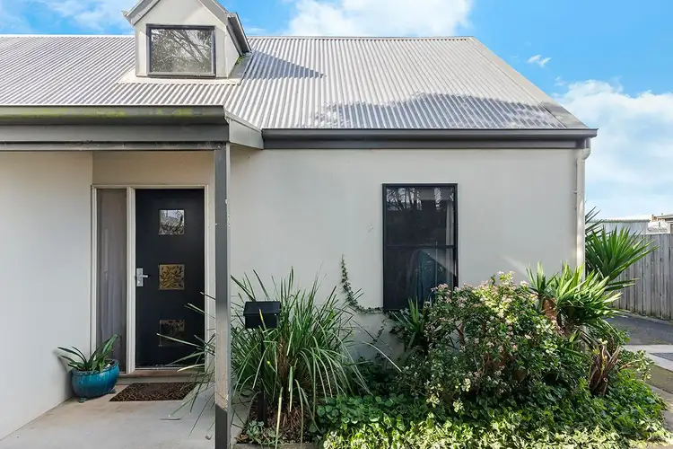 2/160 Commercial Road, Koroit VIC 3282