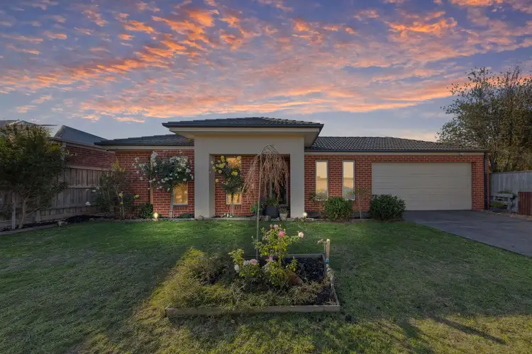 17 Greendale Boulevard, Pakenham VIC 3810
