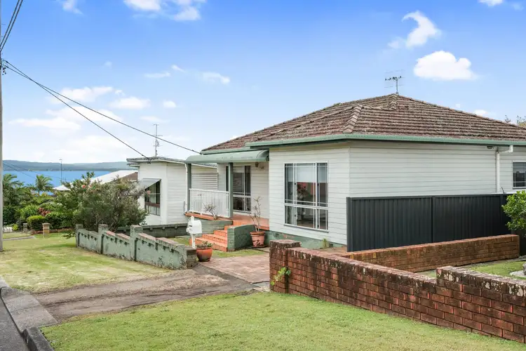 8 View Street, The Entrance NSW 2261