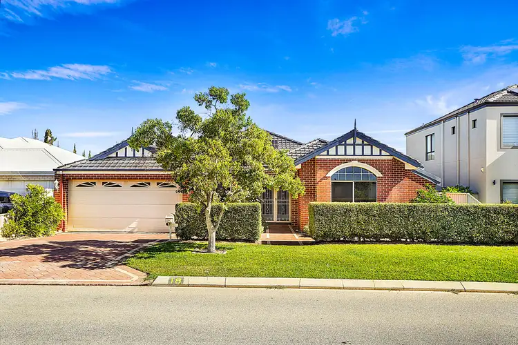 18 Cranberry Gardens, Stirling WA 6021