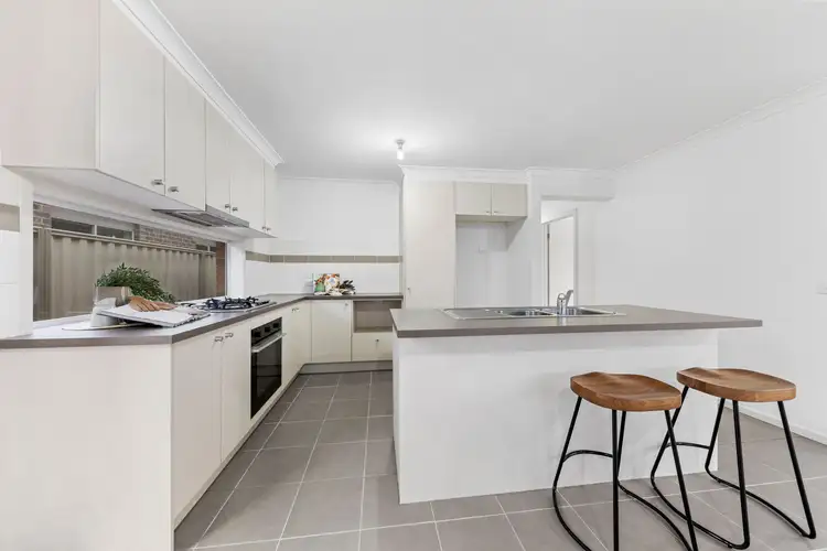 Fifth view of Homely house listing, 48 Edenbrook Circuit, Pakenham VIC 3810