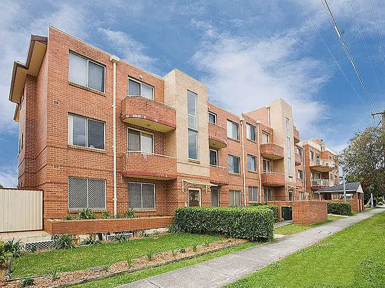 16/2-8 SHORT Road, Riverwood NSW 2210