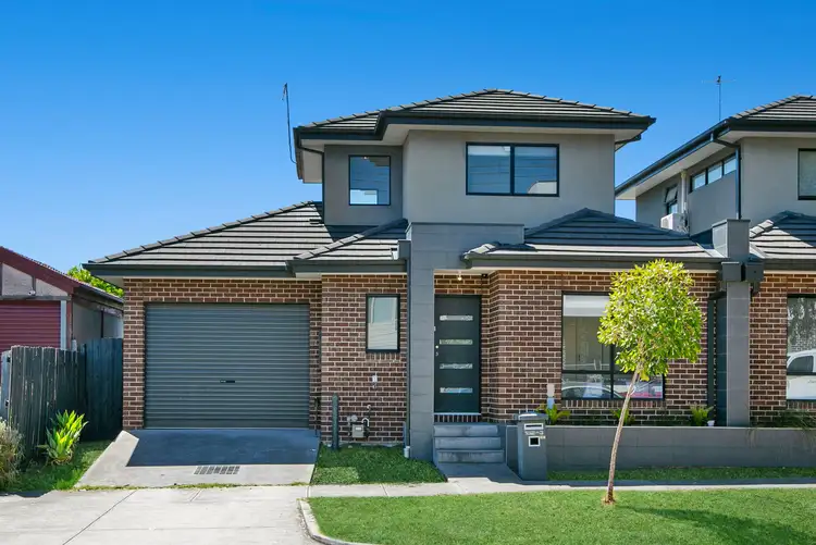Main view of Homely townhouse listing, 3/152 Broadway, Reservoir VIC 3073