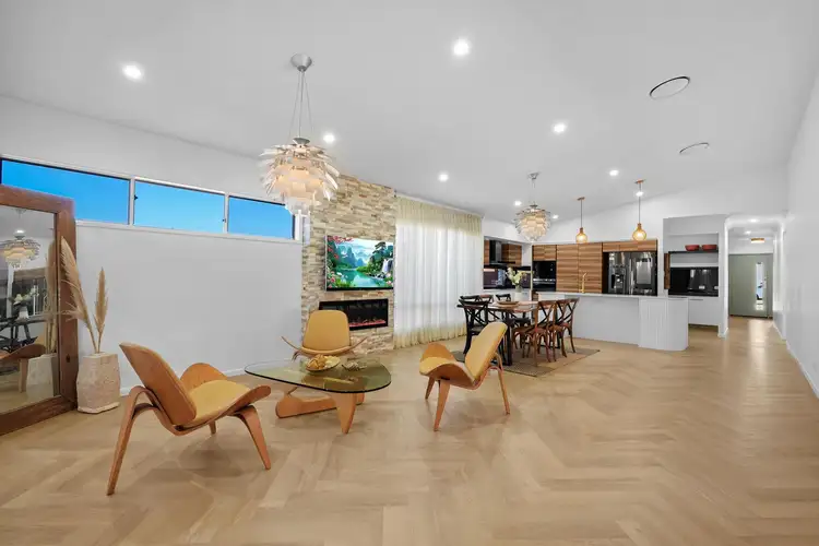 35 Sapphire Place, Elanora QLD 4221