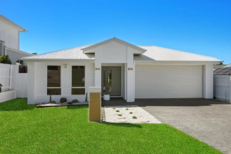 35 Sapphire Place, Elanora QLD 4221