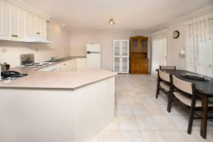 Fifth view of Homely unit listing, 4/141-143 Stradbroke Avenue, Swan Hill VIC 3585