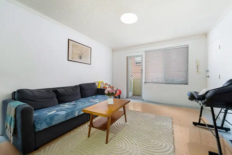 Main view of Homely unit listing, 8/42 The Avenue, Hurstville NSW 2220