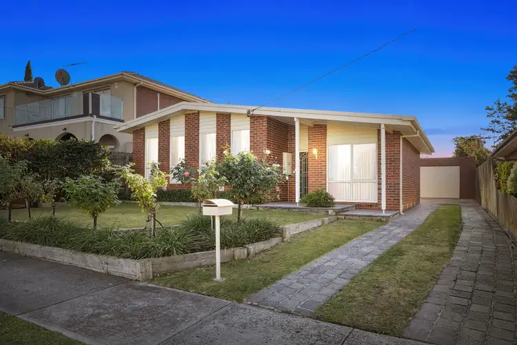 Second view of Homely house listing, 32 Banksia Avenue, Thomastown VIC 3074