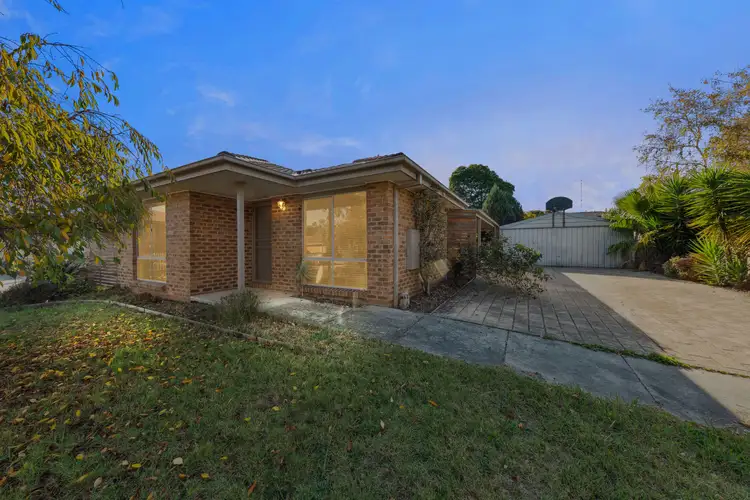 8 Kara Court, Pakenham VIC 3810