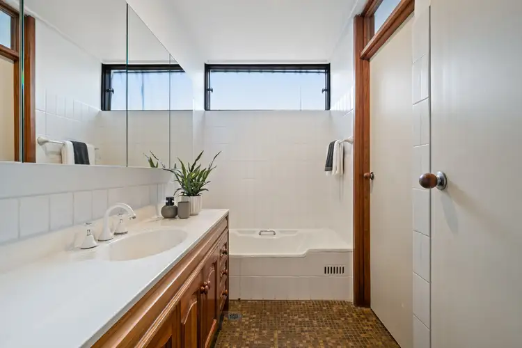 Fifth view of Homely house listing, 1 Bandjalong Crescent, Aranda ACT 2614