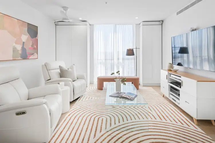 110/18 Chelsea Avenue, Broadbeach QLD 4218