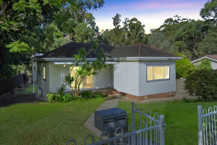 4 Johnstone Street, Peakhurst NSW 2210