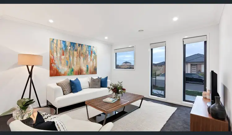 Second view of Homely house listing, 5 Shalimar Way, Truganina VIC 3029