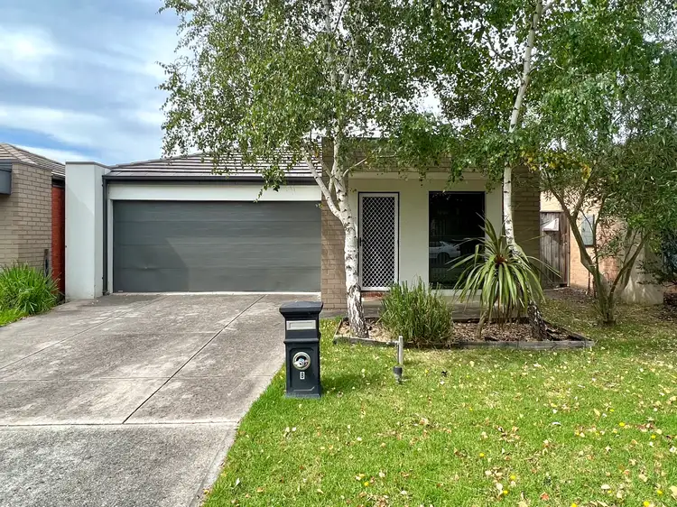 8 Wells Street, Pakenham VIC 3810
