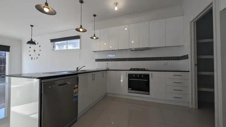 Fifth view of Homely house listing, 21 Cotchin Close, Wollert VIC 3750