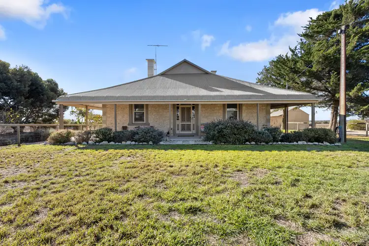 1053 Tuckokcowie Road