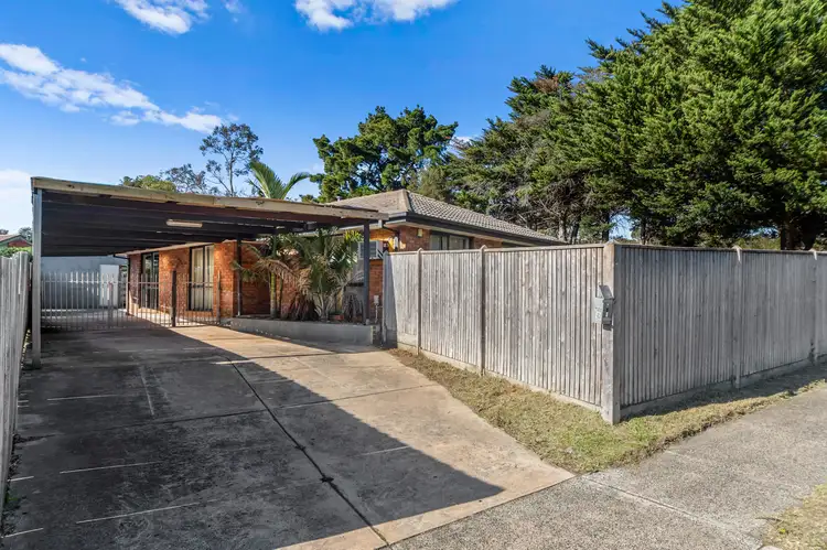 2 Leonard Drive, Langwarrin VIC 3910