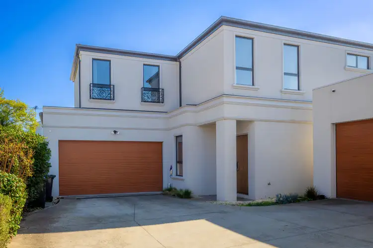 2/1 Surrey Road, Mount Waverley VIC 3149