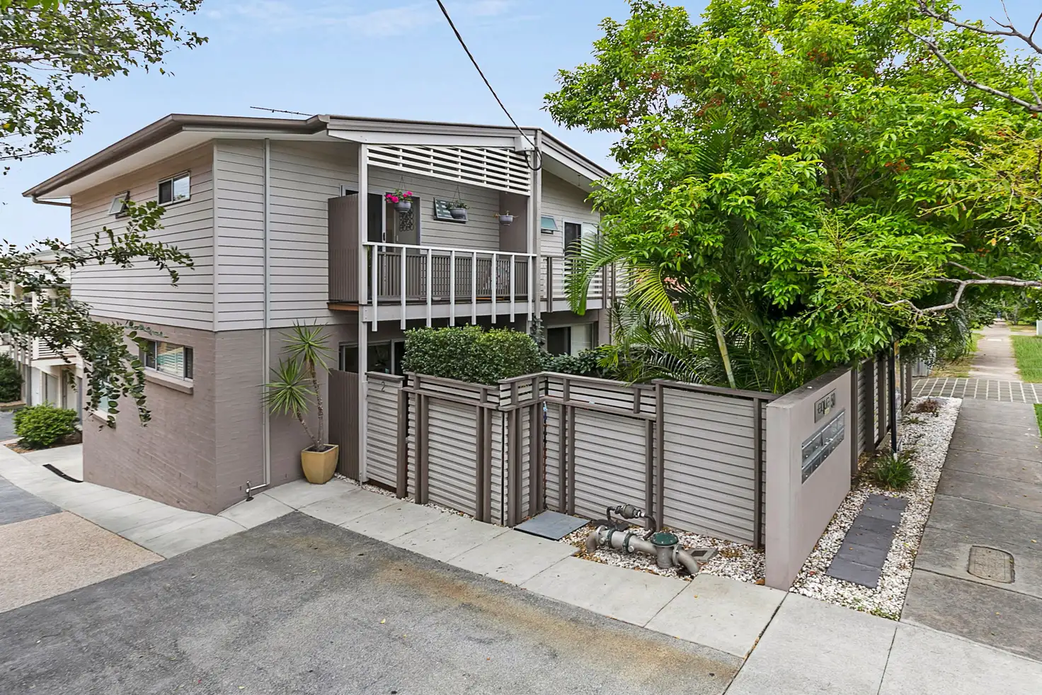 Main view of Homely townhouse listing, 2/50 Ferndale Street, Annerley QLD 4103