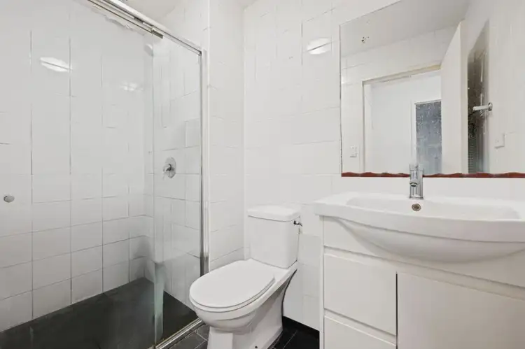 Fifth view of Homely apartment listing, 2/12-26 Regent Street, Chippendale NSW 2008