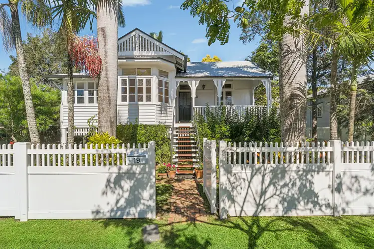 19 Strong Avenue, Graceville QLD 4075