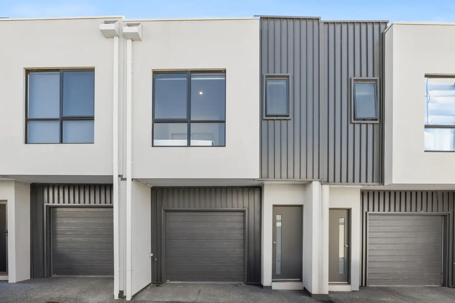 Main view of Homely townhouse listing, 6 Travertine Loop, Berwick VIC 3806