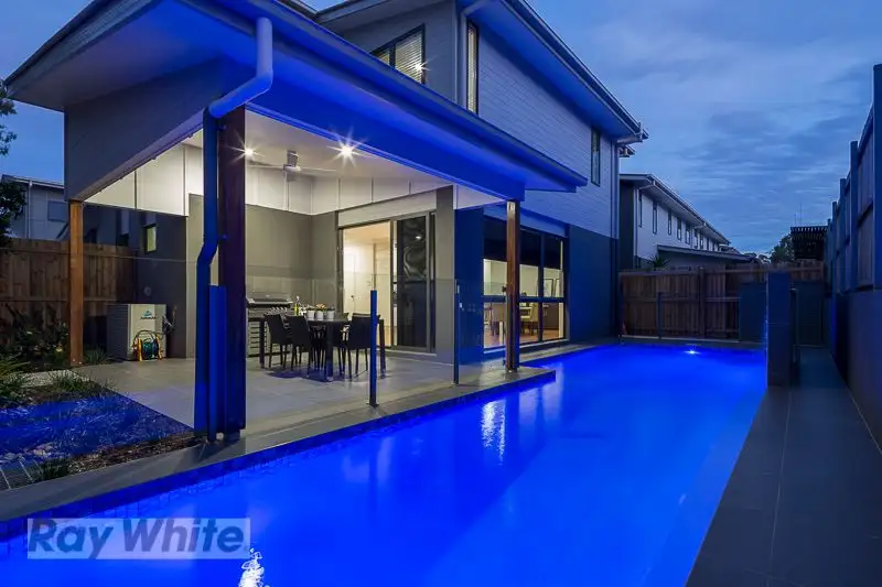 Main view of Homely townhouse listing, 16/10-12 Bainbridge Street, Ormiston QLD 4160