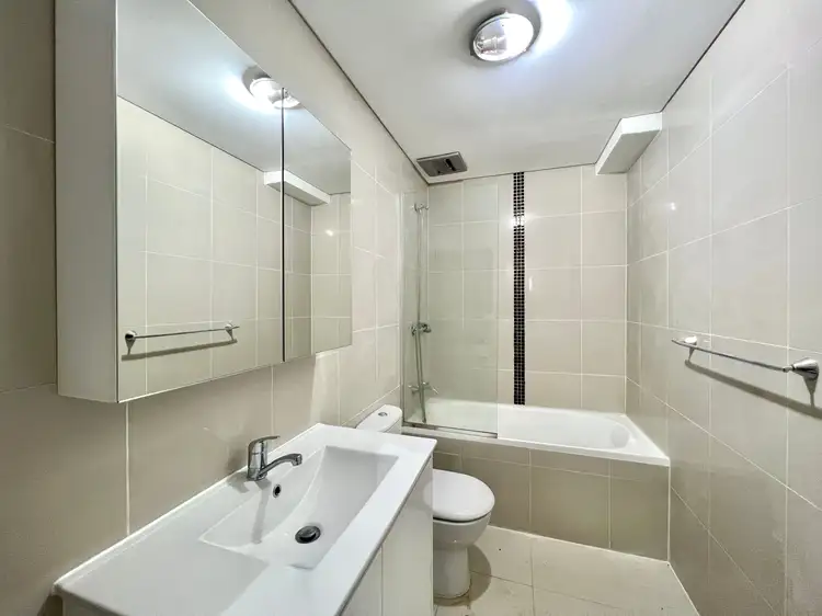Fifth view of Homely unit listing, 5/324-326 William Street, Kingsgrove NSW 2208