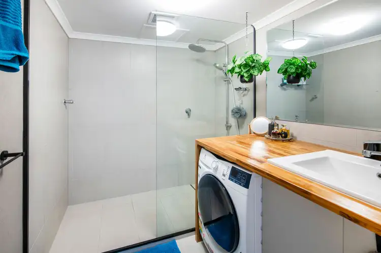 Fourth view of Homely apartment listing, 18/42 Beach Parade, Surfers Paradise QLD 4217