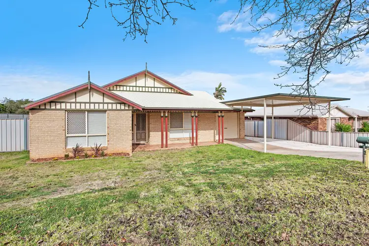 32 Gainsborough Drive, Glenvale QLD 4350