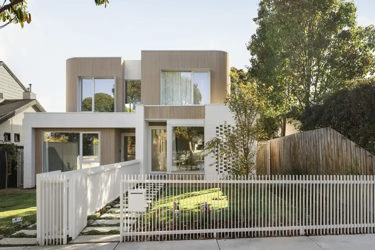 2/4 Young Street, Preston VIC 3072