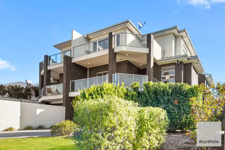 9 Vernon Street, Strathmore VIC 3041