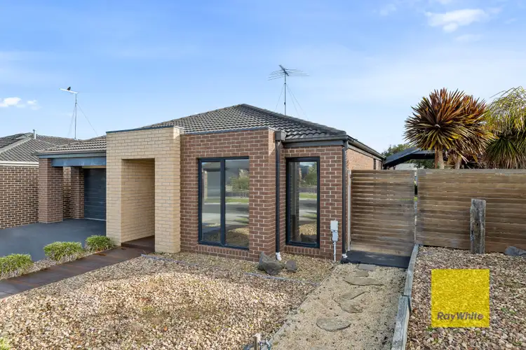 46 Oakwood Crescent, Waurn Ponds VIC 3216
