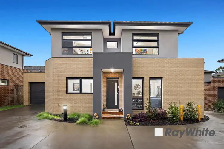 Second view of Homely townhouse listing, 5 Flame Robin Place, Endeavour Hills VIC 3802