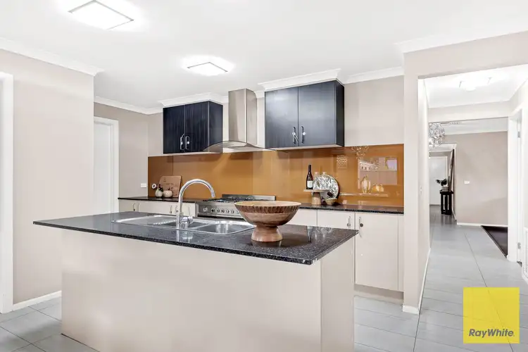 Sixth view of Homely house listing, 33 Finsbury Crescent, Manor Lakes VIC 3024