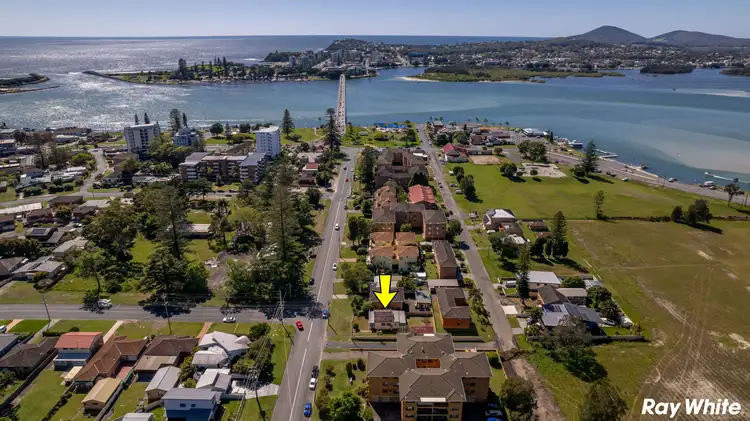 22 Taree Street, Tuncurry NSW 2428