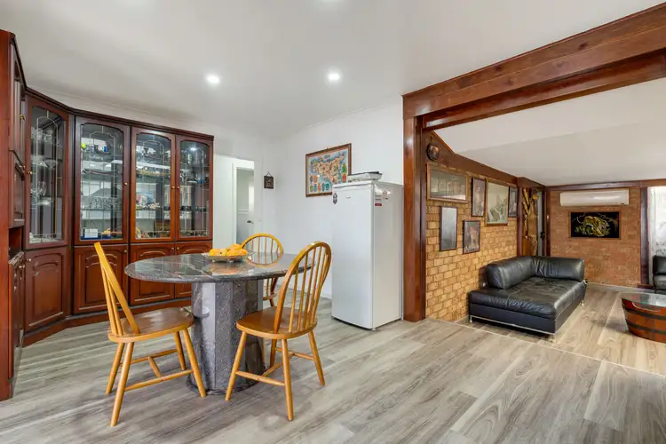 Seventh view of Homely house listing, 5 Chilwell Court, Meadow Heights VIC 3048