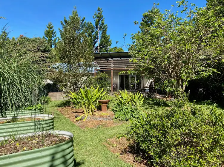 2 Creek Way, Currumbin Valley QLD 4223
