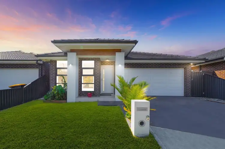 8 Driftway Street, Austral NSW 2179
