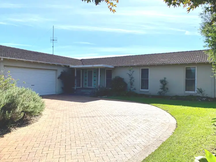 33 Elia Avenue, Nowra NSW 2541