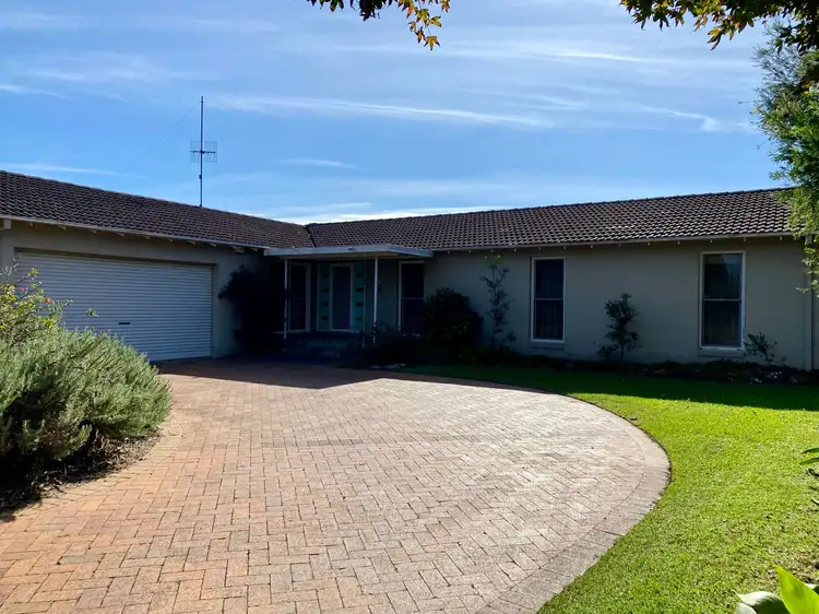 33 Elia Avenue, Nowra NSW 2541