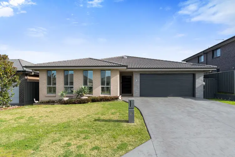 7 Polsson Street, Horsley NSW 2530