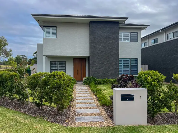 1 Roseworthy Way, Gledswood Hills NSW 2557