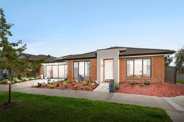 1 Medlar Avenue, Manor Lakes VIC 3024