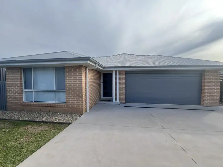 27 Roy Crescent, Thirlmere NSW 2572