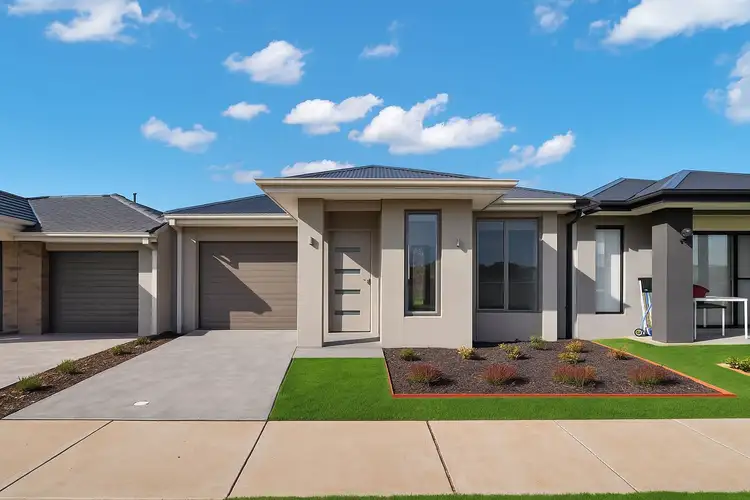 42 Palmdale Crescent, Mambourin VIC 3024