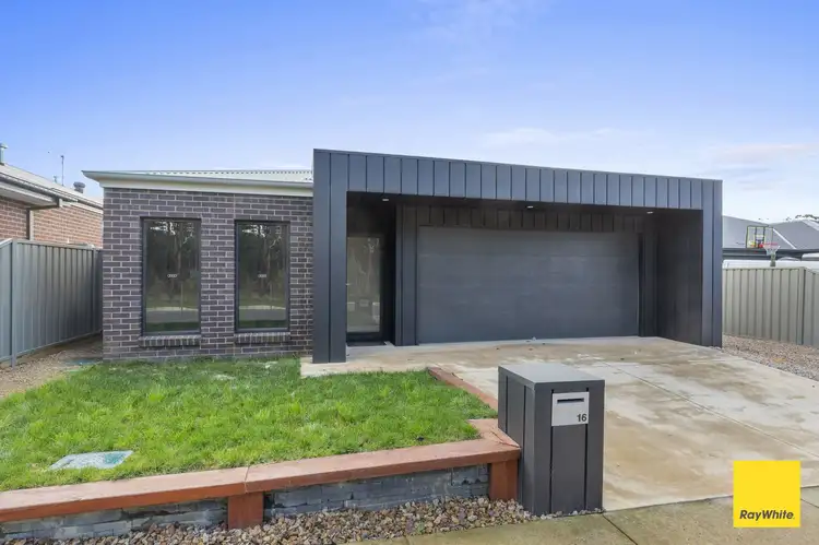 16 Blossom Drive, Epsom VIC 3551